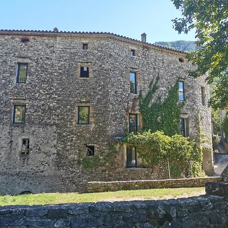 Les Sources / Chez Léa Molieres-Cavaillac