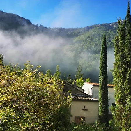 Les Sources / Chez Léa Molieres-Cavaillac