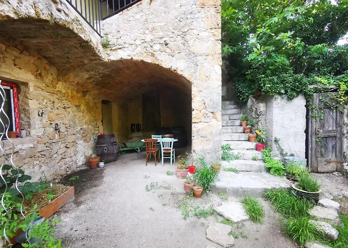 Les Sources / Chez Lea